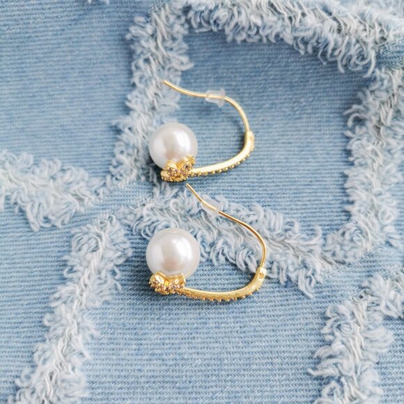 Alicia Bonnie Fluttering Wonder Gold Pearl White Crystal Drop Earrings - Picture 3 of 3